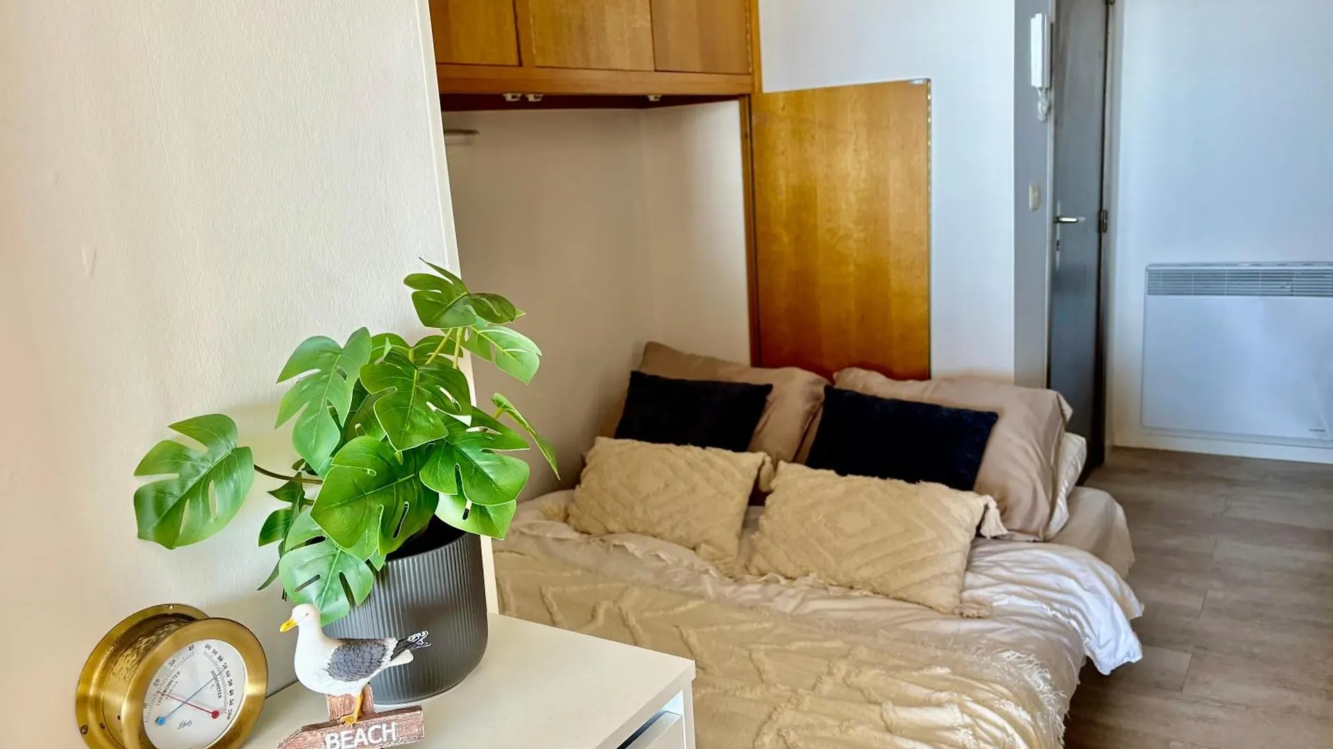 Apartment Digue De Westende, Studio Avec Coin Nuit, Piscine, Vue Mer Et Plage Fantastique Middelkerke