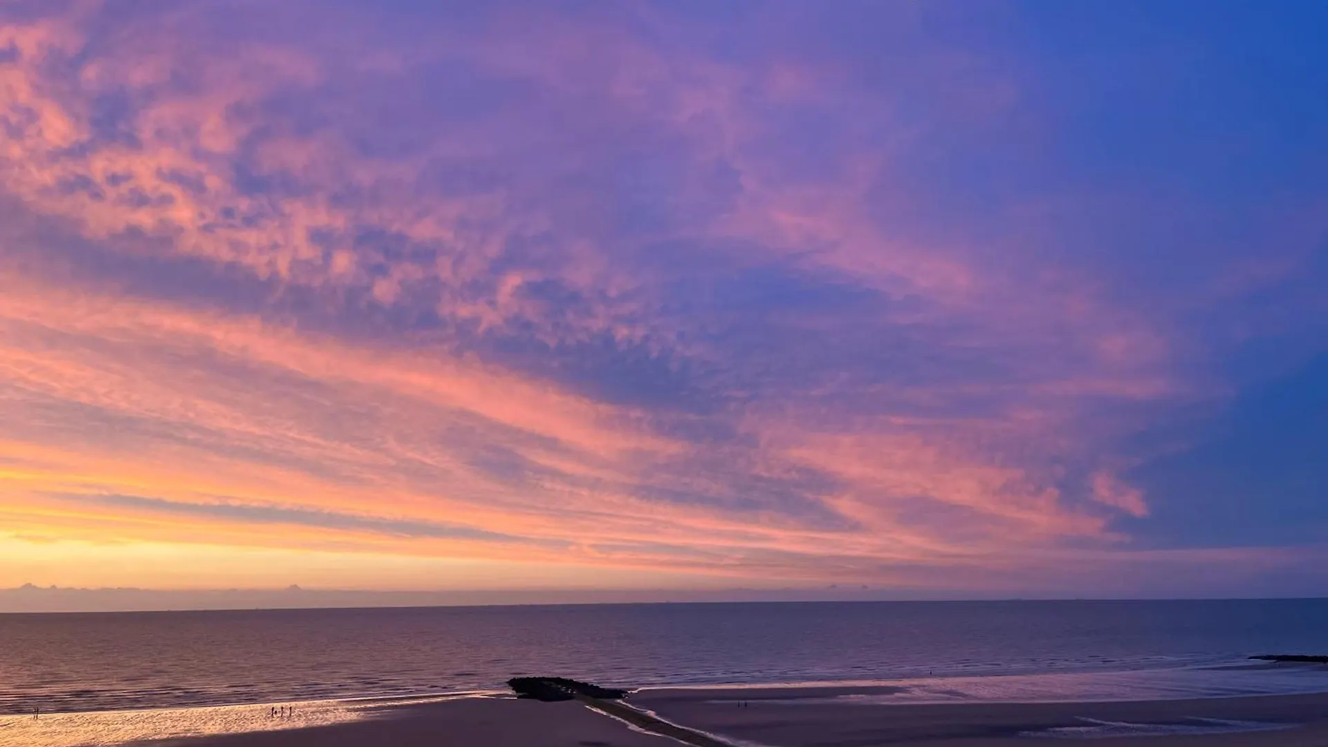 Apartment Digue De Westende, Studio Avec Coin Nuit, Piscine, Vue Mer Et Plage Fantastique Middelkerke Belgium