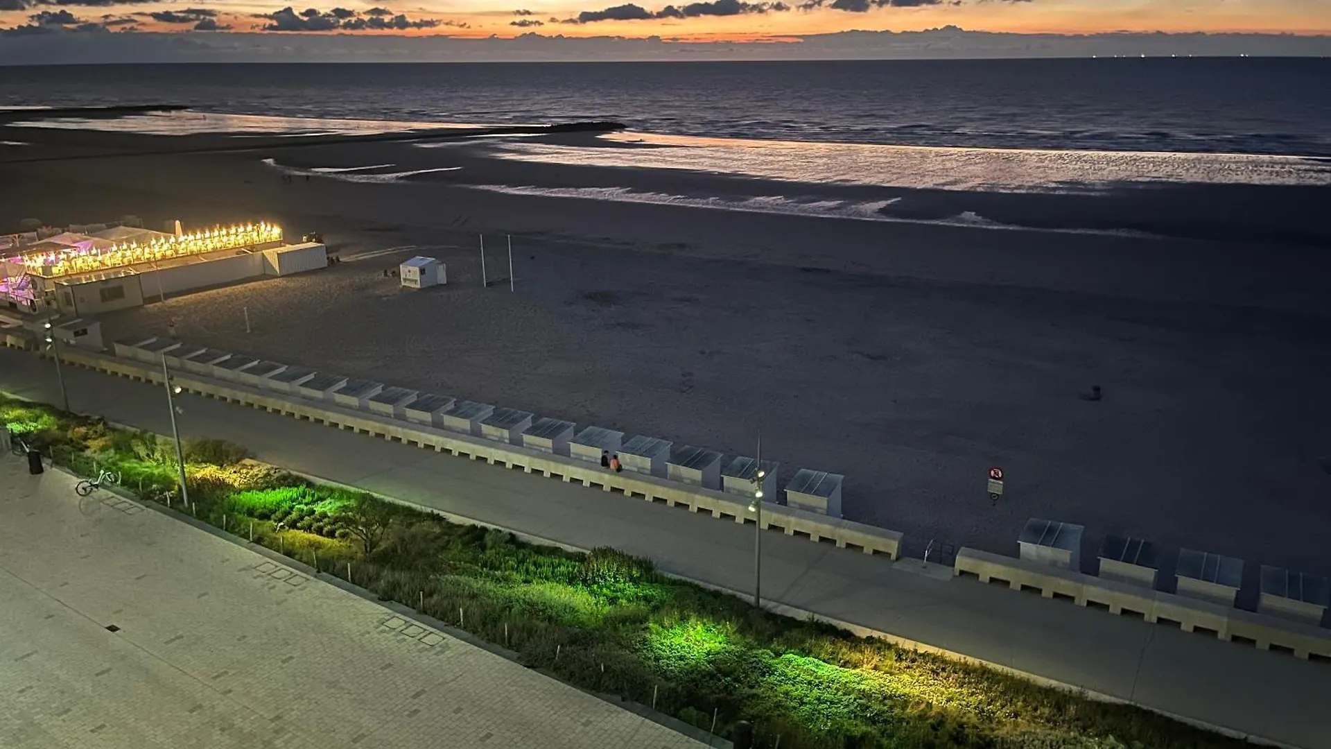 Apartment Digue De Westende, Studio Avec Coin Nuit, Piscine, Vue Mer Et Plage Fantastique Middelkerke