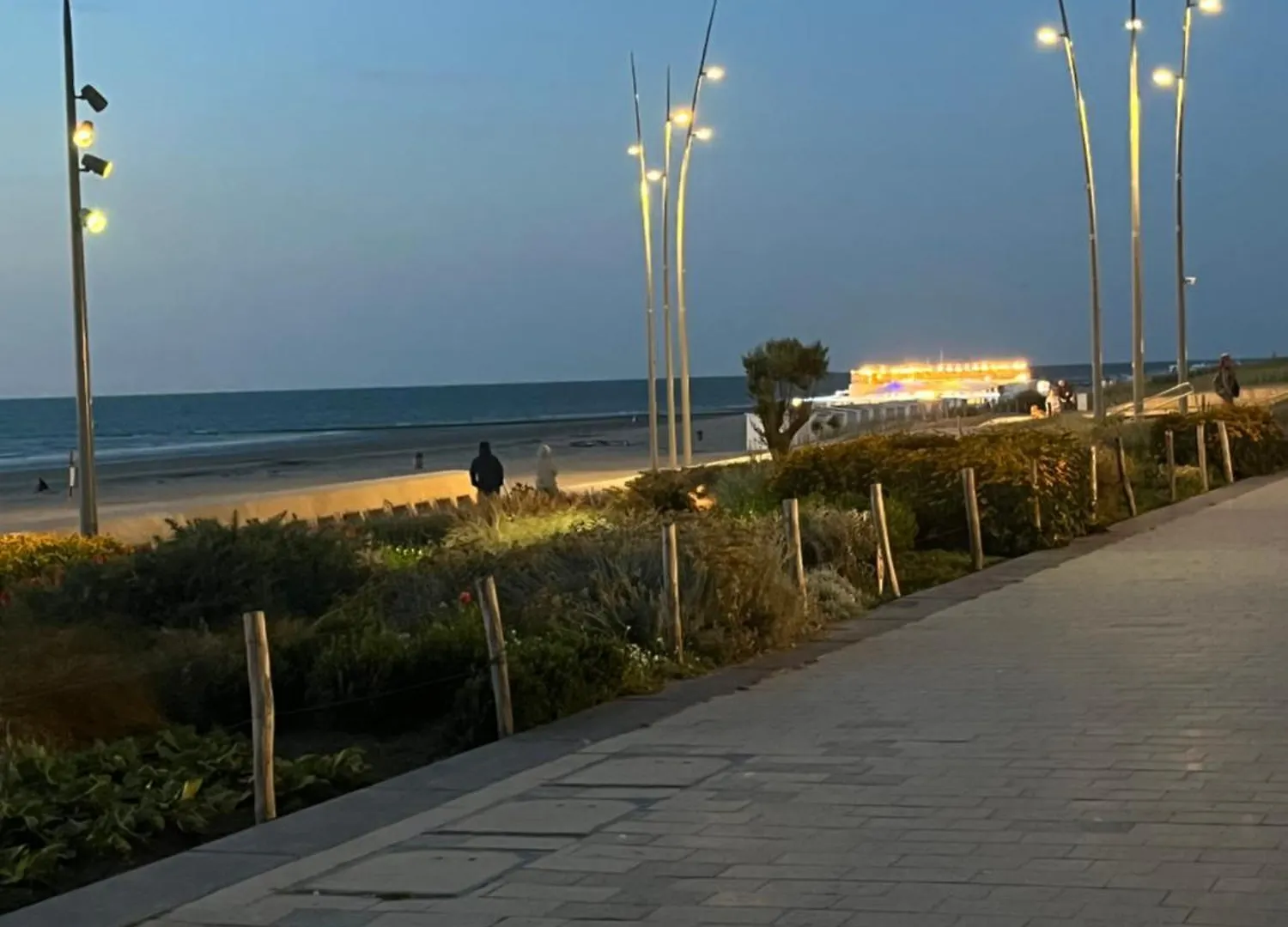 Digue De Westende, Studio Avec Coin Nuit, Piscine, Vue Mer Et Plage Fantastique Middelkerke Belgium