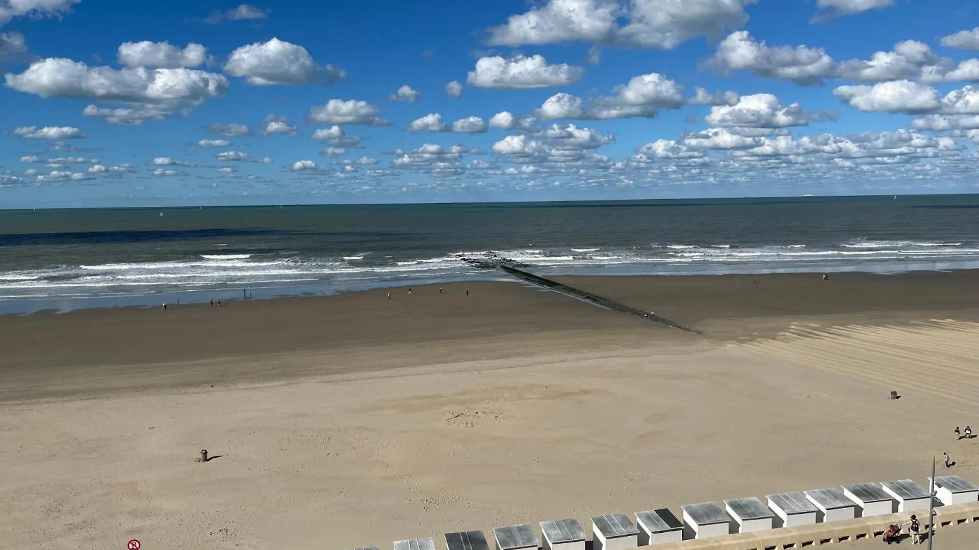 Digue De Westende, Studio Avec Coin Nuit, Piscine, Vue Mer Et Plage Fantastique Middelkerke 0*,