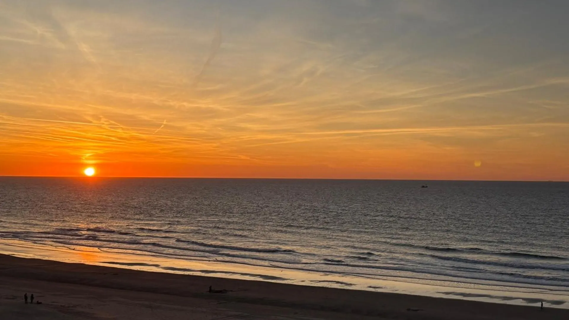 Digue De Westende, Studio Avec Coin Nuit, Piscine, Vue Mer Et Plage Fantastique Middelkerke Apartment